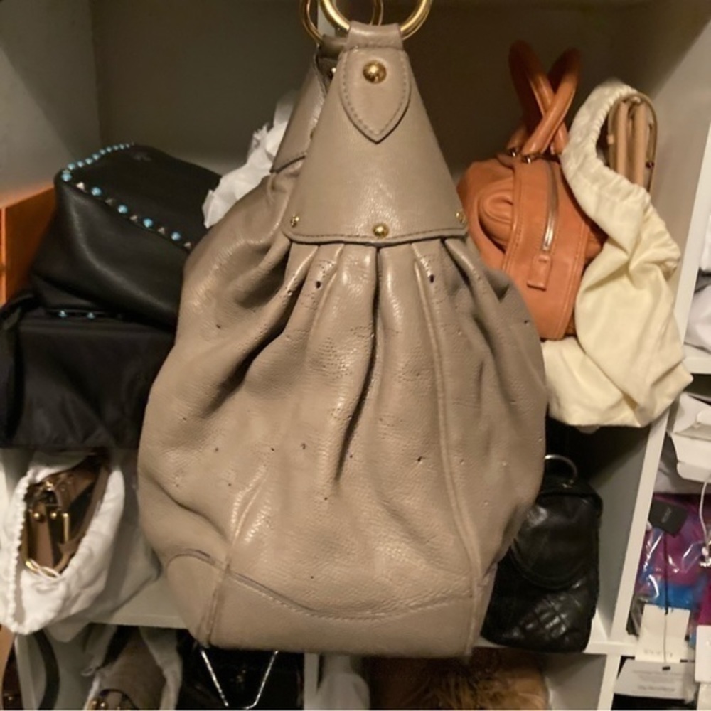 LOUIS VUITTON Solar PM Mahina Leather Grey taupe leather bag purse M93124 - Picture 2 of 16